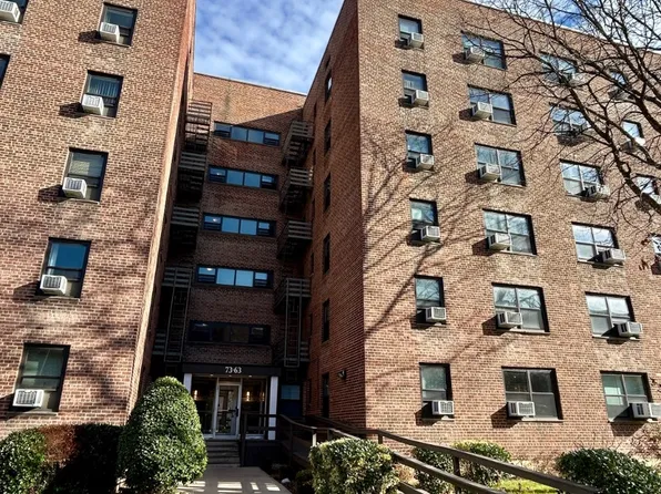 7363 Bell Blvd #L2, Oakland Gardens, NY 11364
