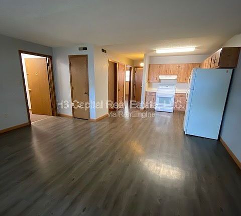 3rd image of 806 Olive St APT 1