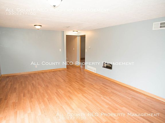 2nd image of 9914 Crestwood Dr