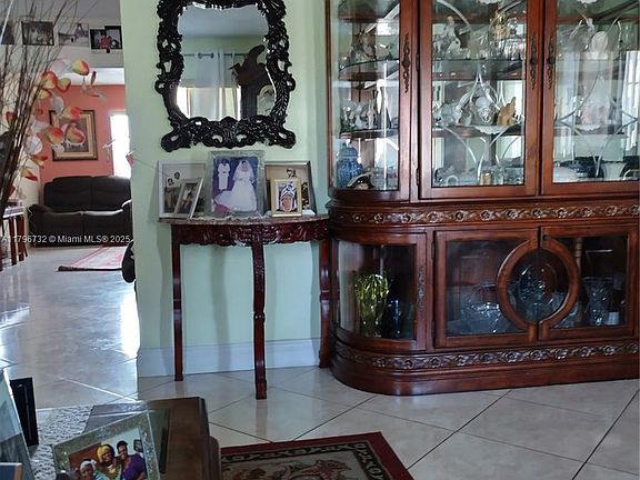 5th image of 21270 NW Miami Ct