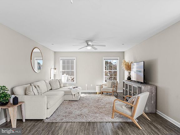 4th image of 745 Wye Oak Dr