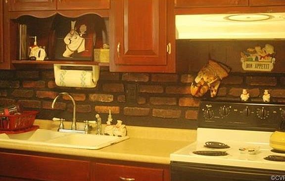 3rd image of 6226 Keaneland Dr
