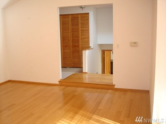 4th image of 16923 NE 35th St