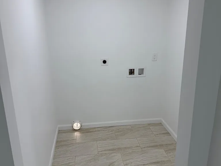 Unit Photo