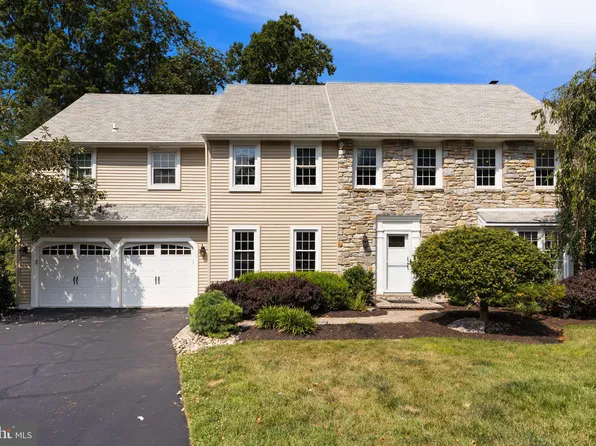 33 Treeline Dr, Southampton, PA 18966