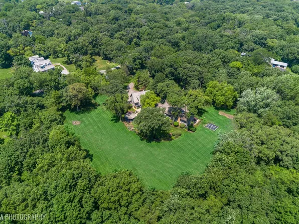 221 Oak Knoll Rd, Barrington Hills, IL 60010