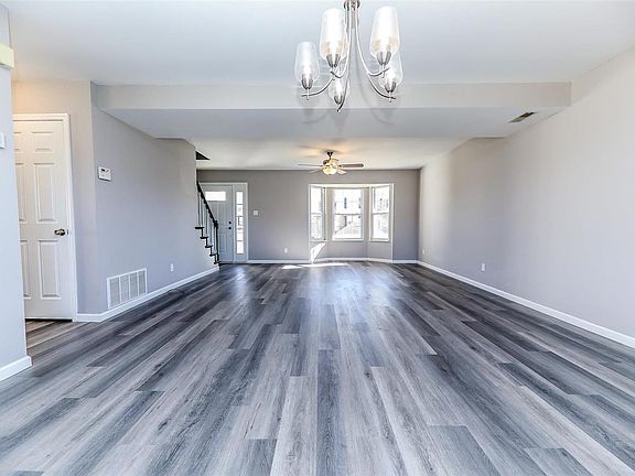 4th image of 135 Catalpa Dr