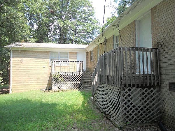 2nd image of 717 White Oaks Cir