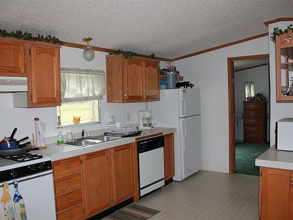 2nd image of 422 S Vandermeulen Rd