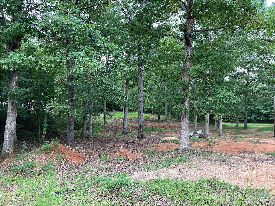 1st image of 750 Hines Rd