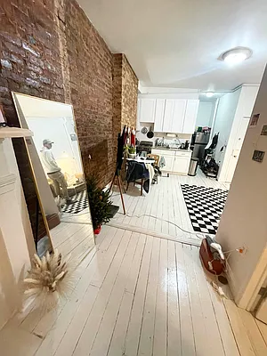 Rented by Delmark Realty LLC | media 2