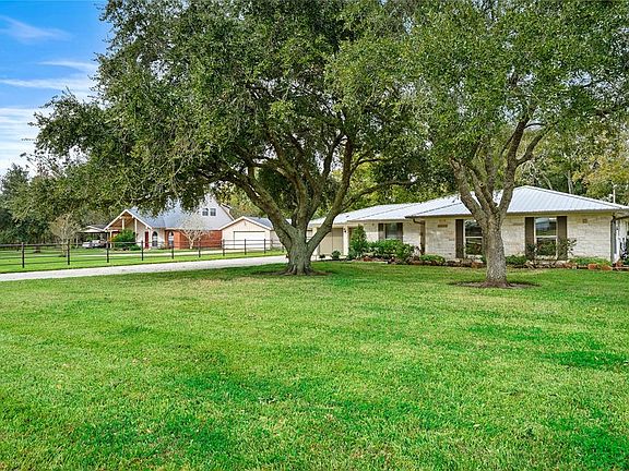 3rd image of 2535 County Road 391