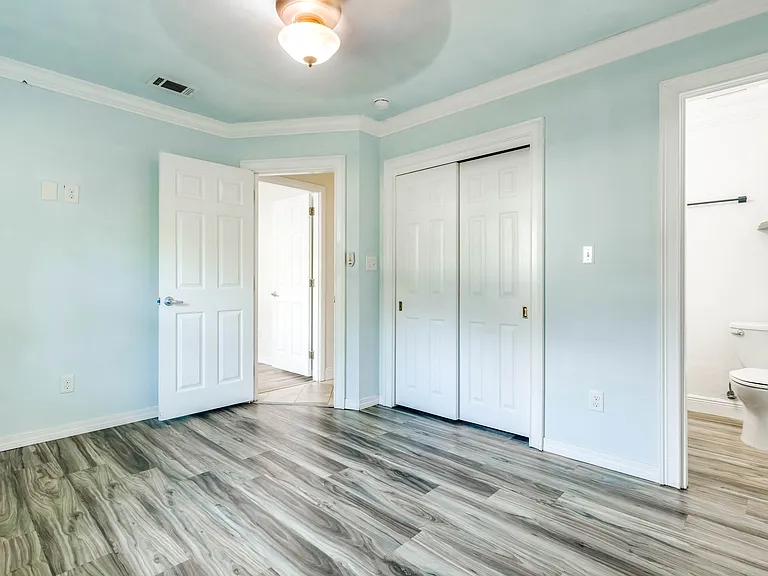 308 Hollywood Blvd SE — Photo 30