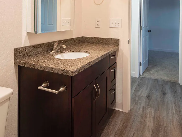 Northern Lights Apartments — Photo 22