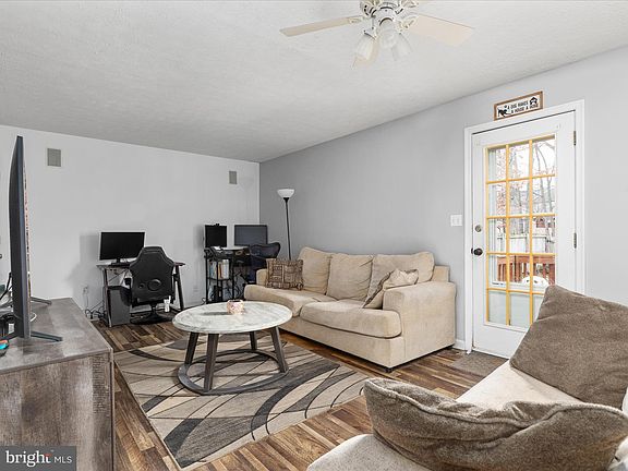 5th image of 209 Sherando Cir