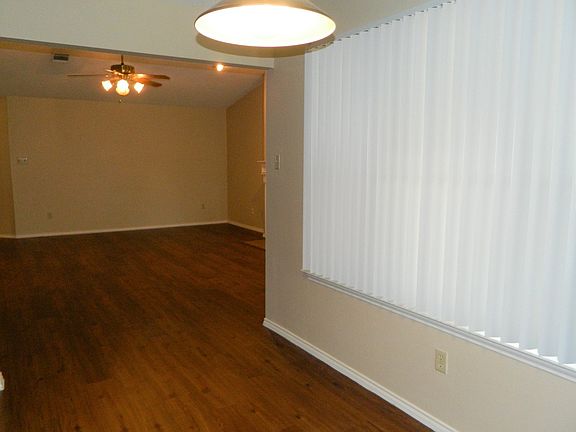 3rd image of 13108 Lubbock Ln
