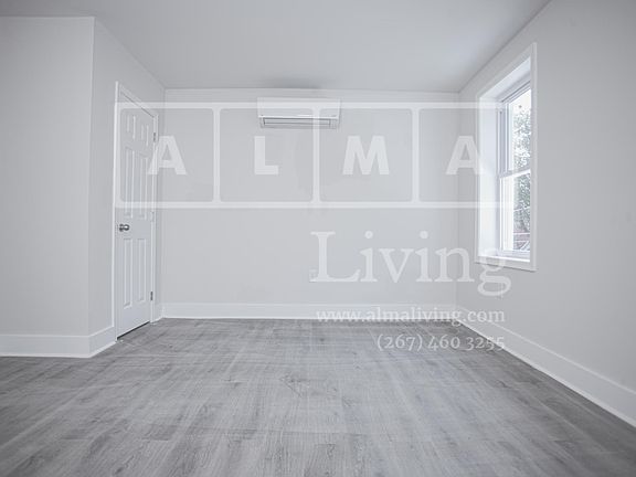 4th image of 1741 W Ontario St #15