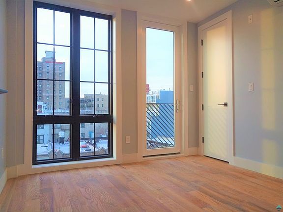 2nd image of 681 Franklin Ave #2015AOSH