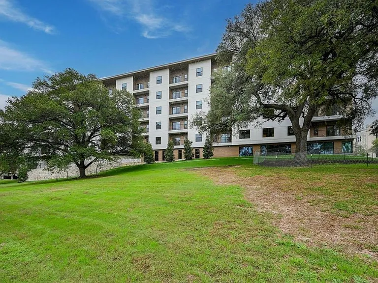2500 Longview St #411 — Photo 25