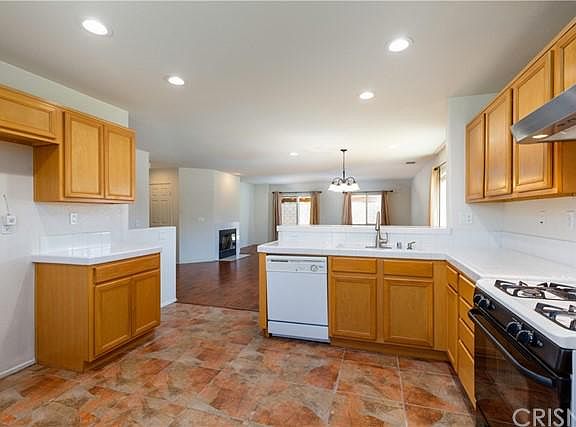 4th image of 3014 Via De Flores St