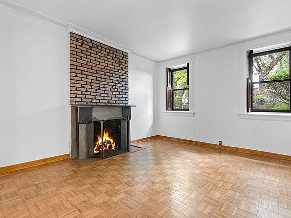 3rd image of 2145 N Bissell St #1