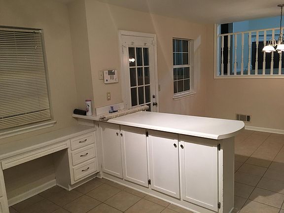 5th image of 141 Mona Ct