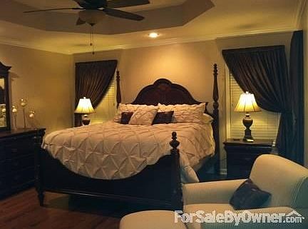 Master Suite : Large master suite features trey ceiling with recessed lighting & ceiling fan.