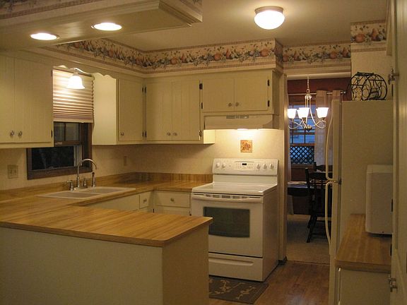 Plenty Of Storage Space In Bright Updated Kitchen - Appliances Included