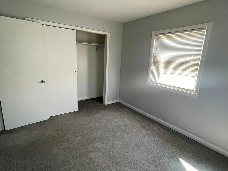 15032 Dorchester Ave #2W — Photo 7