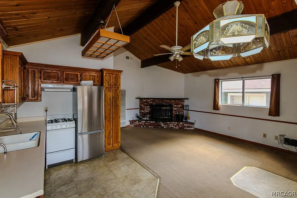 2 bed, 1.0 bath, 747 sqft, $1,650 — Photo 4