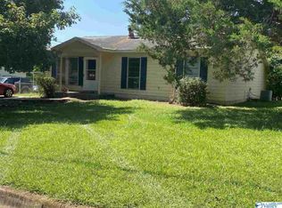 2906 Deerfield Rd NW, Huntsville, AL 35810