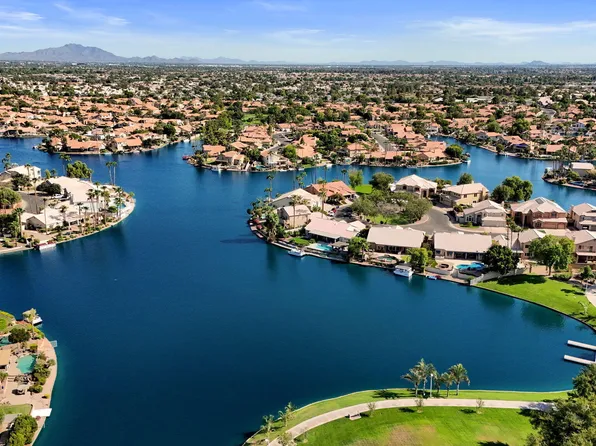 910 S PARADISE Drive, Gilbert, AZ 85233