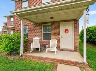 502 Tecumseh Trl APT E, Versailles, KY 40383