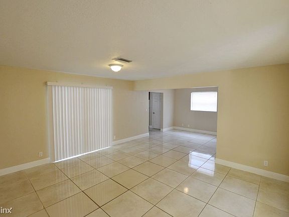40110185_3132 NW 42nd St_Lauderdale Lakes_FL_2017-3
