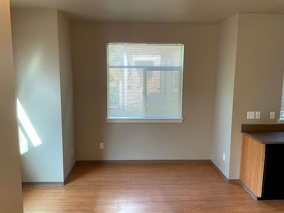 4th image of 585 E 14th Ave Unit 5