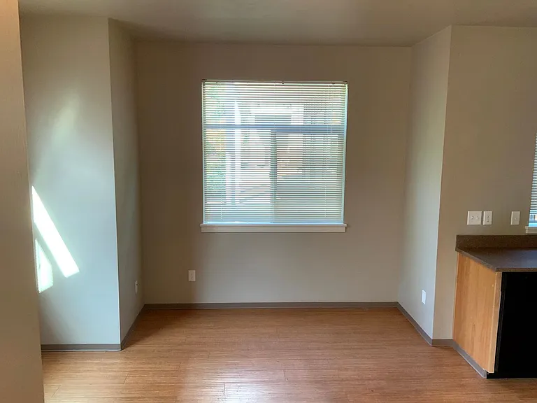 585 E 14th Ave #5 — Photo 4