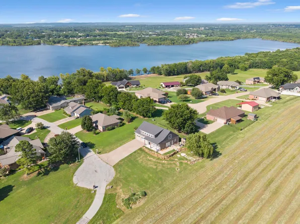 511 Summit Dr, Grove, OK 74344