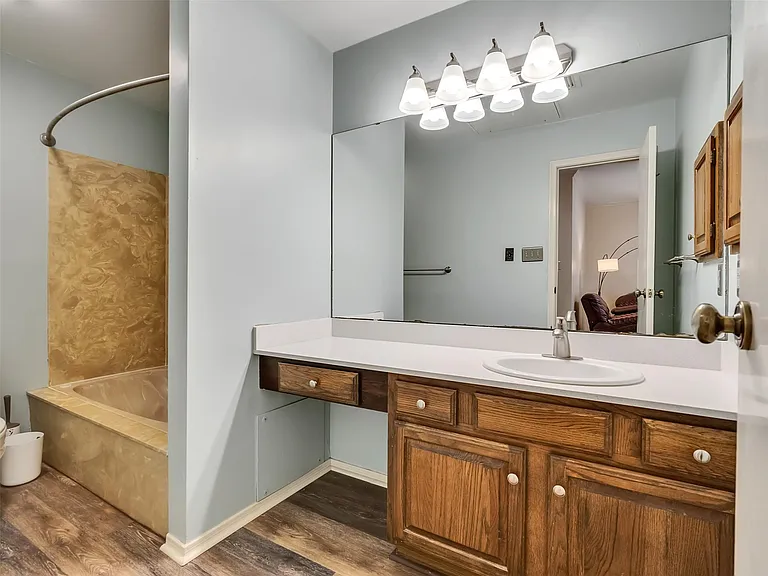 921 Marine Dr #200 — Photo 14