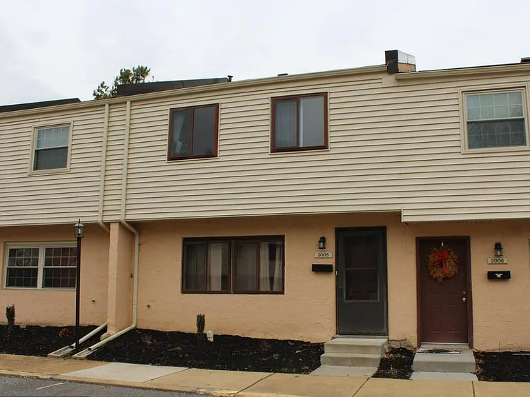 2005 Chelmsford Cir — Photo 1