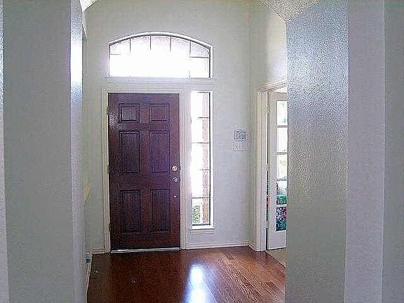 2nd image of 1027 Bendingoak Dr