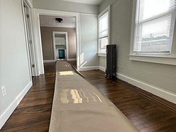 4th image of 78 Aqueduct Ave