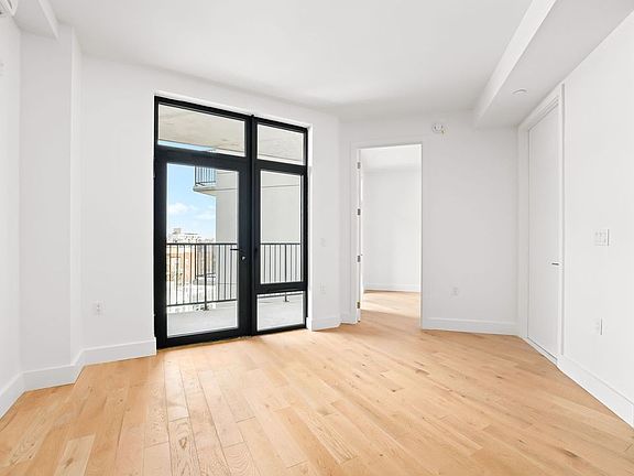 4th image of 597 Grand St #320