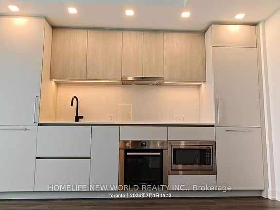 5th image of 609 Sherbourne St #3308