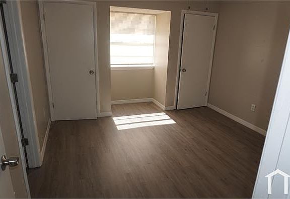 2nd image of 8907 N Willow Ave