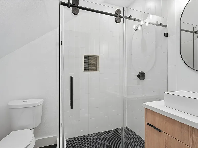 1003 Kern St #C — Photo 6