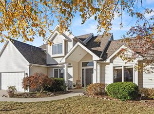 4540 Pinestone Dr, New Haven, IN 46774