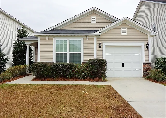 207 Chapel Lake S