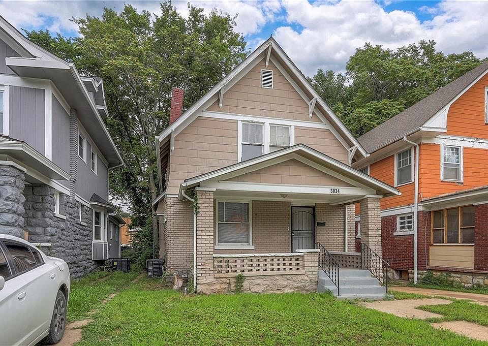 1st image of 3034 E 32nd St