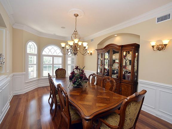 5th image of 405 Kentucky Branch Ln