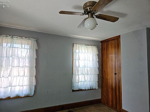 3rd image of 33 Townsend St